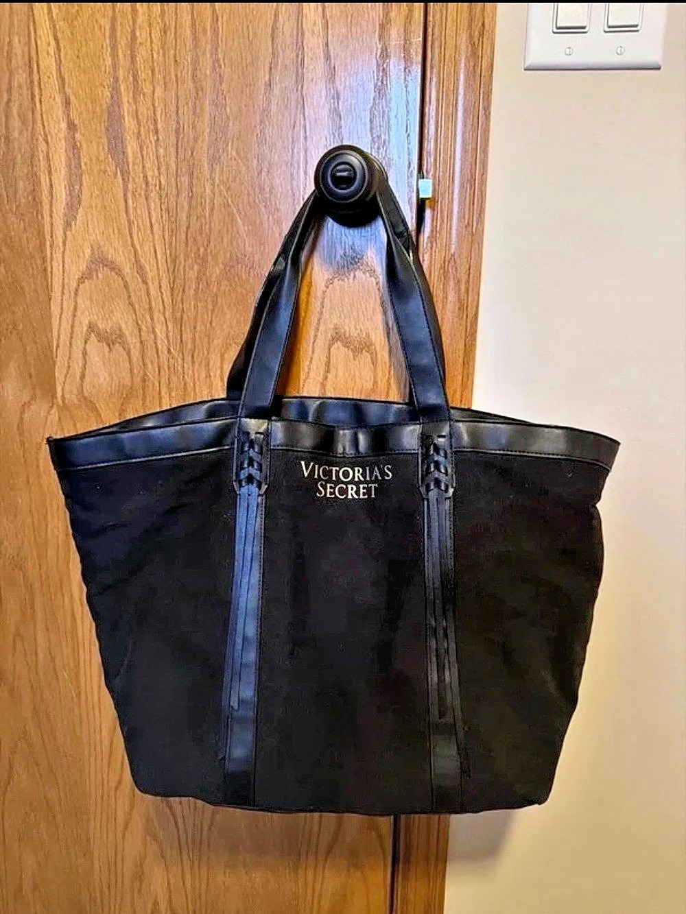 Victoria's Secret Limited Edition 2017 Black Tote Bag with Pleated Side Pulls